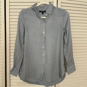 Banana Republic Parker Tunic Fit Blue Button Down XS